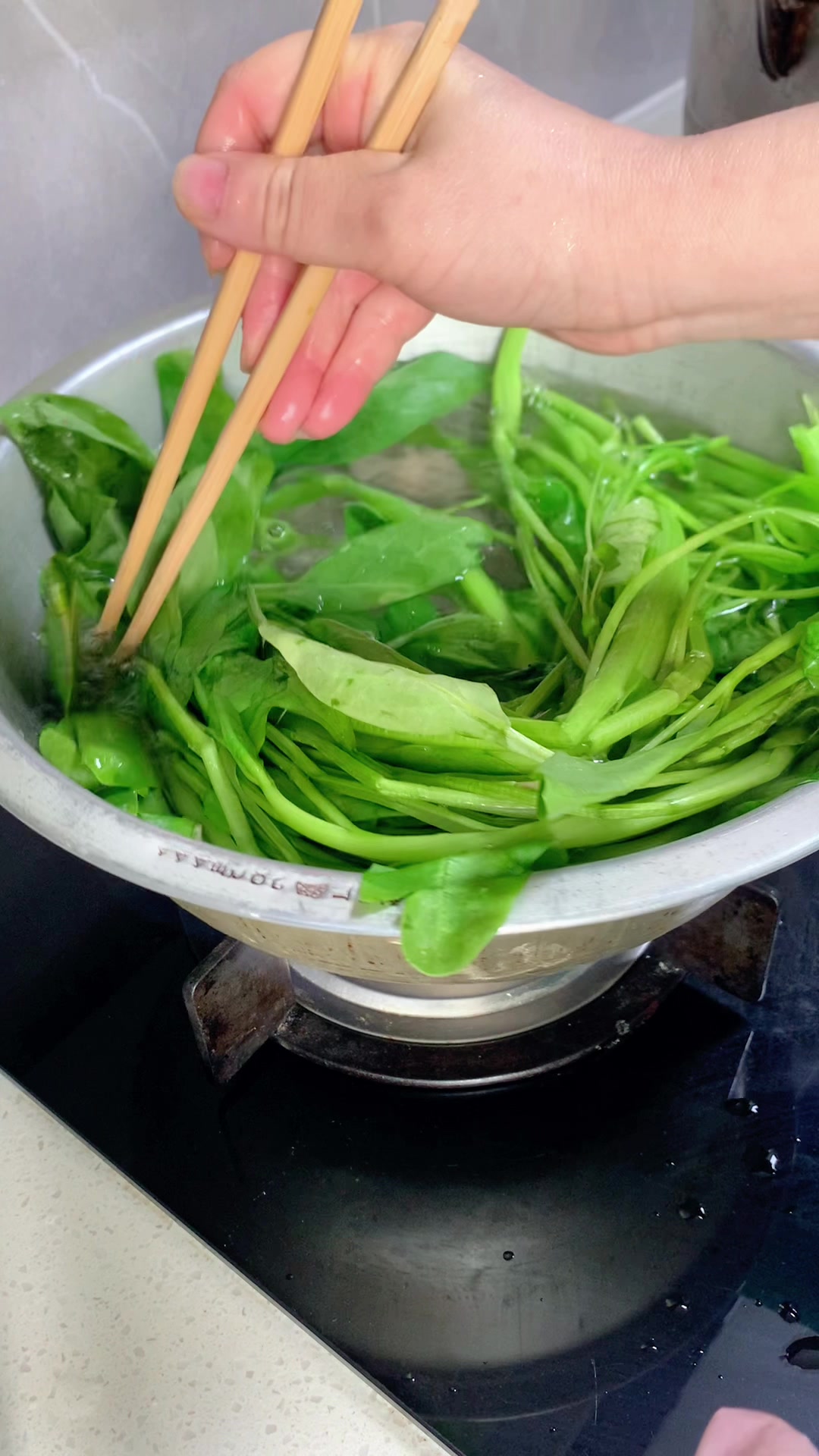 菠菜鸡蛋饺子,这个菠菜我每年必买,孩子大人都爱吃