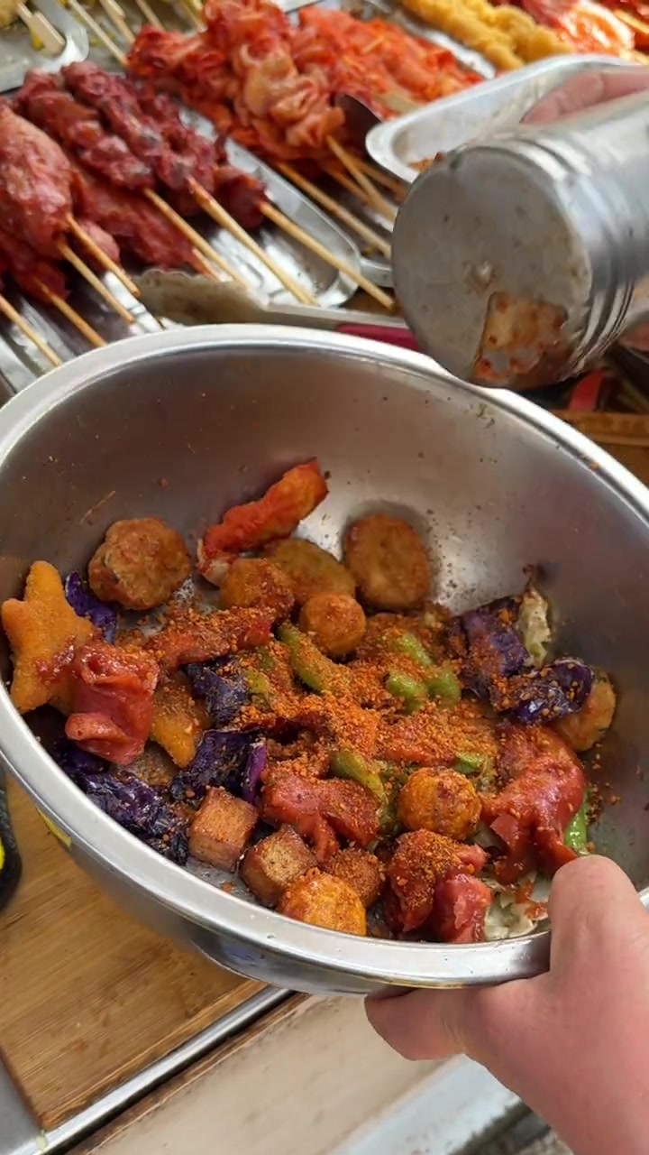 今天差点被人捉到,幸好戴了墨镜 路边摊美味 地方特色美食 谁懂这一口的好吃程度 春日好食光