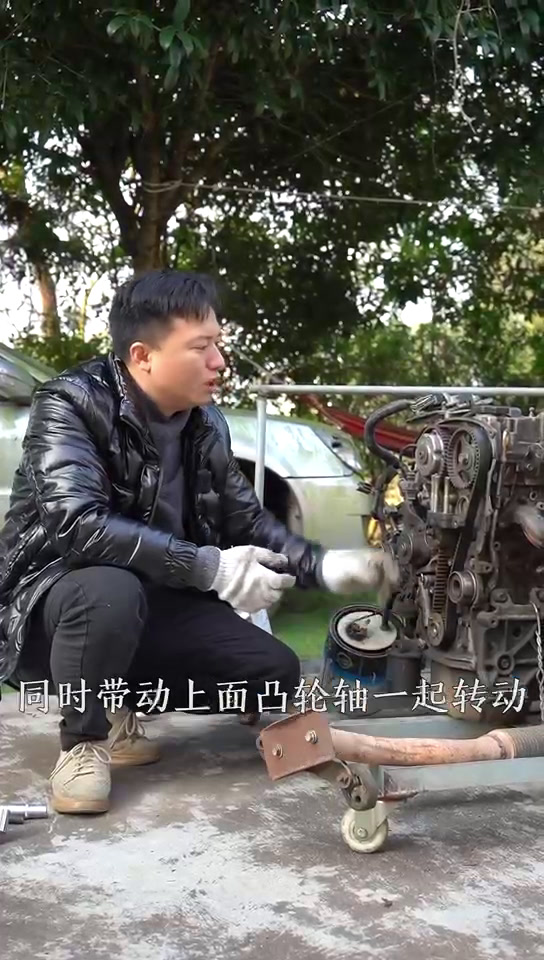 正时皮带断掉之后,我们看看对发动机的伤害有多大?为什么时间久了要定时更换正时皮
