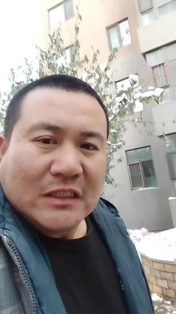 东北早市土豆哥揭秘:早市有机菜花挑选大法,让你一次买对好吃的菜花,避免踩坑!避免