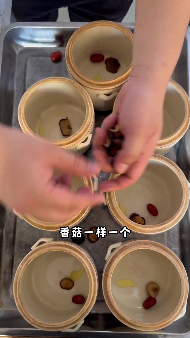 一个小小的地摊炖盅,居然蕴藏着如此大的商业链