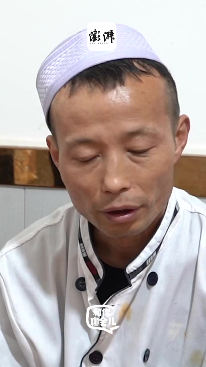 游客称终于见到真人了,天水麻辣烫“表情包大叔”:我一直活着的