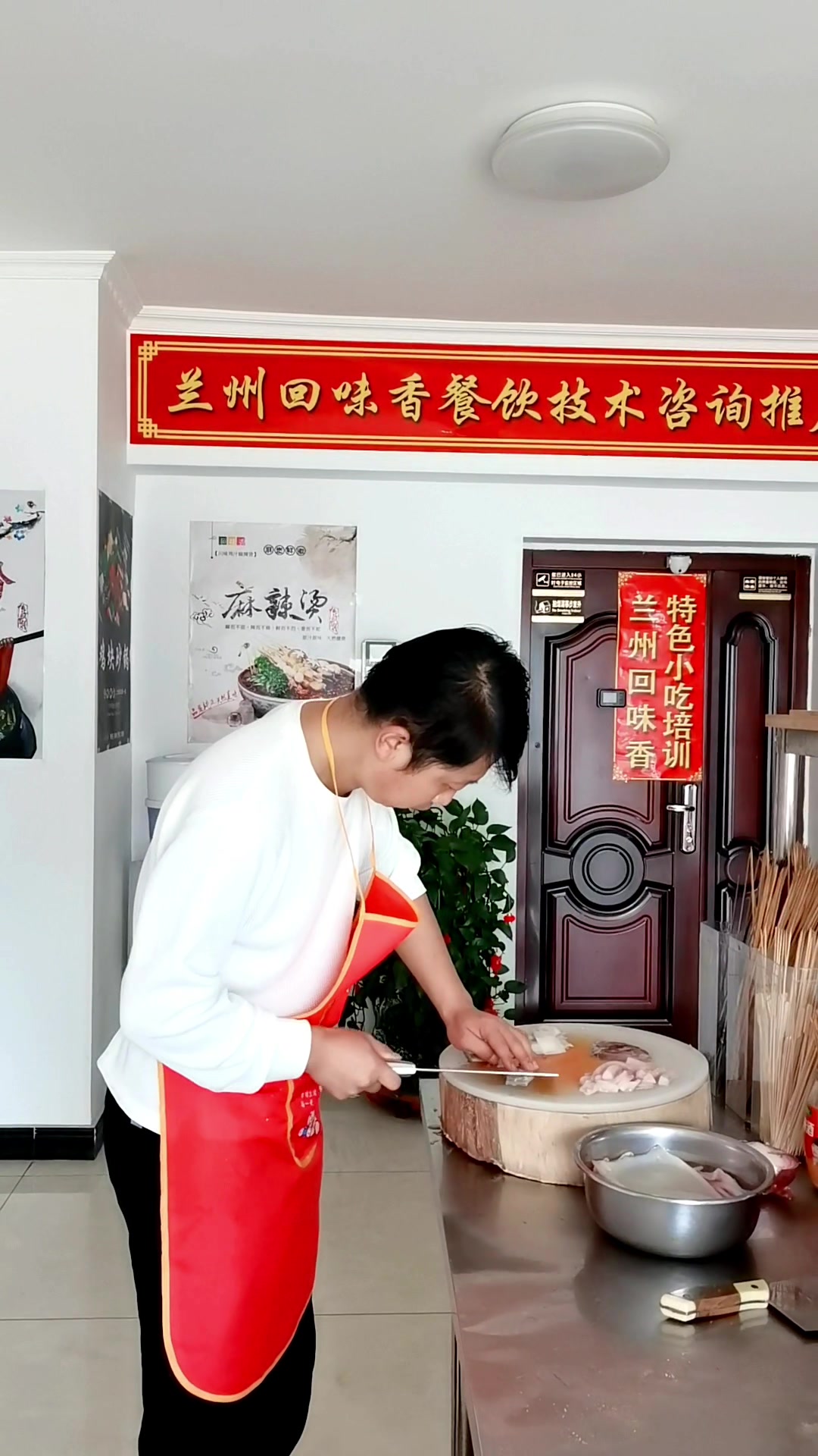 【创业故事】铁板鱿鱼铁板鸭肠西北特色烧烤技术培训,成功启航!