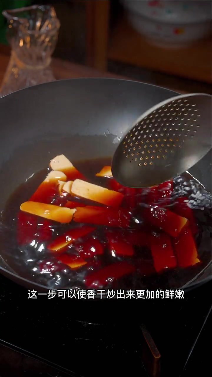 韭黄炒香干 以后你要是在家想吃炒香干,你就自己做,简单好吃又下饭 炒香干 湖南攸县香干