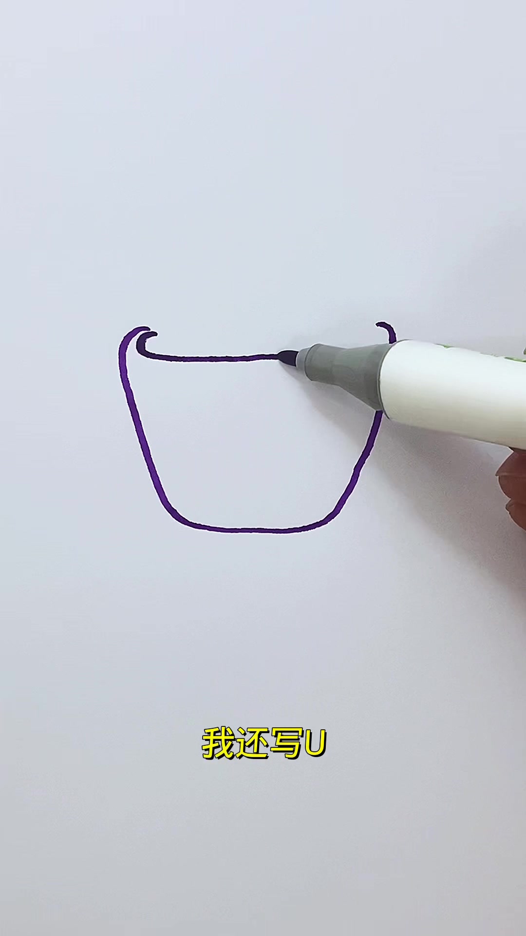 爸爸妈妈分别画的米饭,你们说谁的更好看呢?