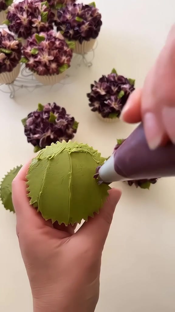 完整版绣球纸杯蛋糕教程
