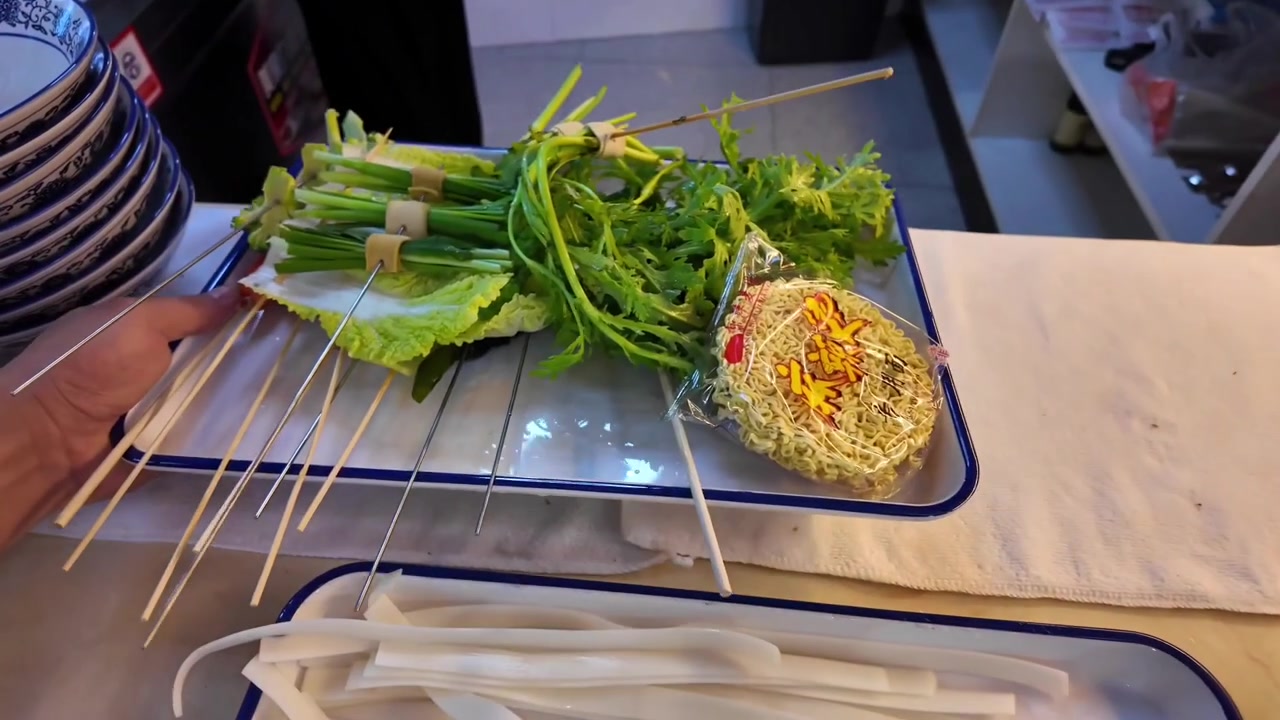 上海天水麻辣烫,唯一一家纯手工手擀粉