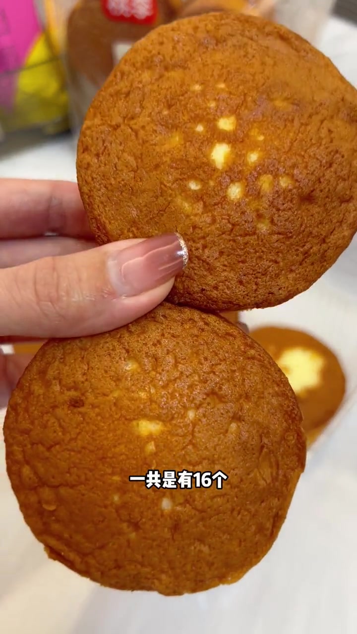 小时候天天吃的老蛋糕 桃李 老式蛋糕 蛋香味特别浓郁,家里的老人孩子都可以放心吃 桃李面包