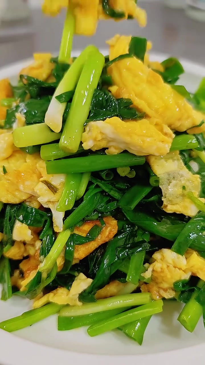 小笨鸡炖蘑菇 老醋青鱼 毛葱炒笨蛋 香香排骨 干煸酸菜 巧味鲜蘑