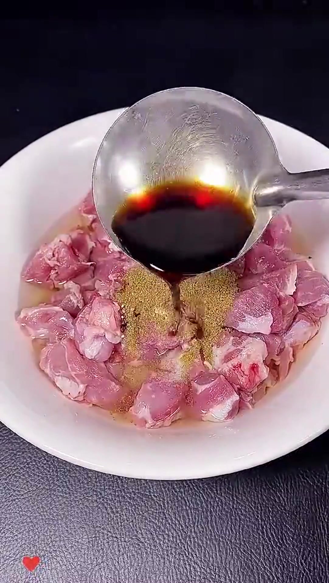 美食教程:鲜美的孜然梅花肉,在家就能做,干净又好吃