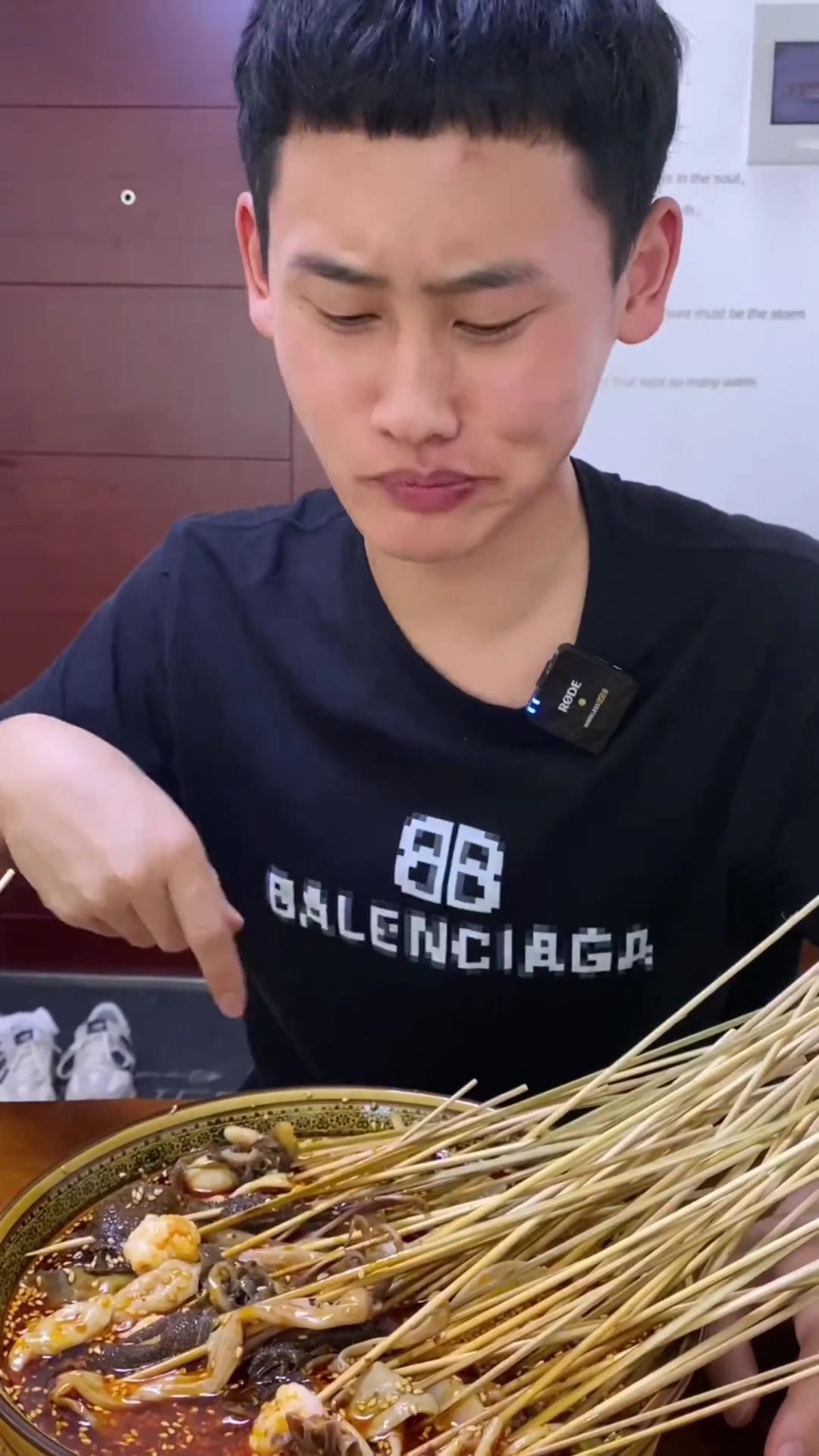 这大饭包就差点荤菜了