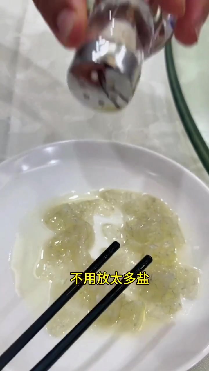 顺德鱼生的两种食法