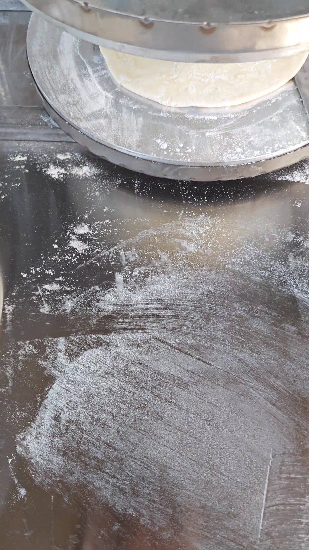 披萨胚压饼机披萨饼压饼成型机