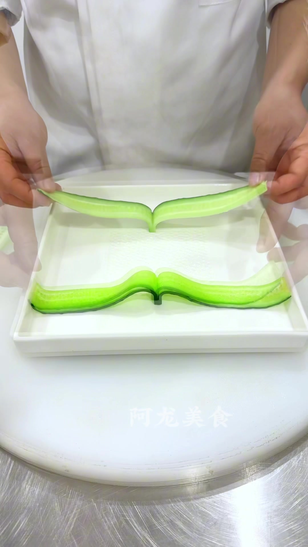 把菜做成书的样子好看又好吃#厨师#美食#凉菜摆盘装饰技巧 #凉菜