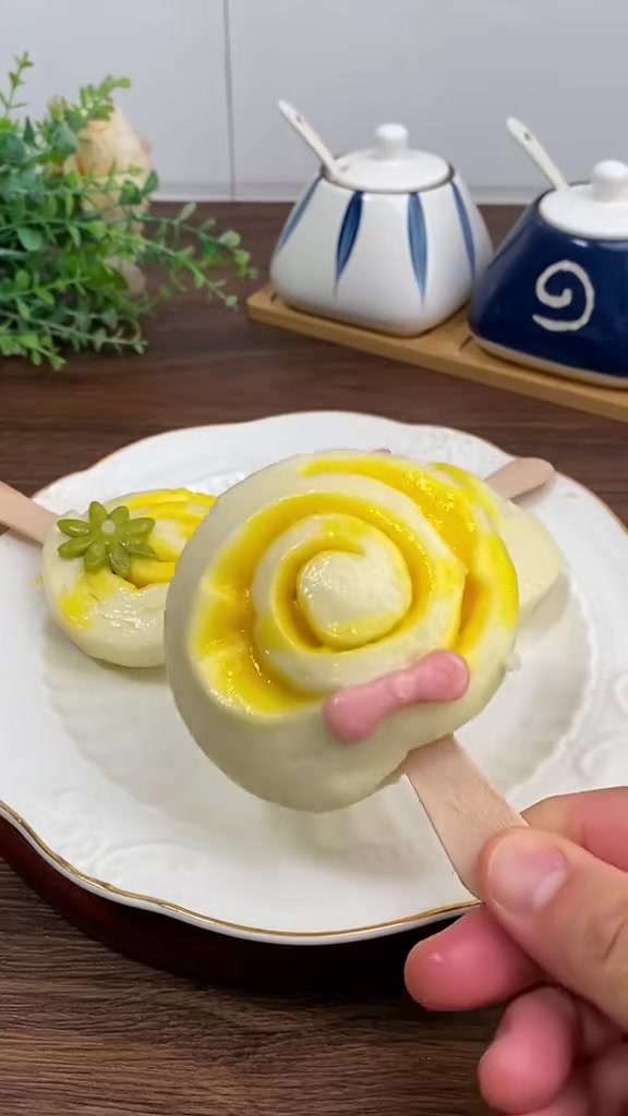 早餐不知道给孩子吃什么的,这个棒棒糖造型的馒头可以囤一点,配料干净孩子爱吃 营养早餐 儿童