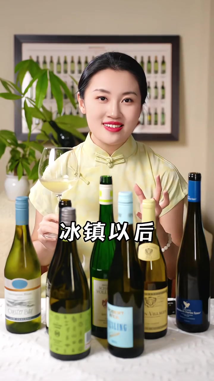 天一热就想喝点冰的……爆汁的百香果气息,还有柠檬、葡萄柚气息,喝起来非常轻松的酒,特别适合