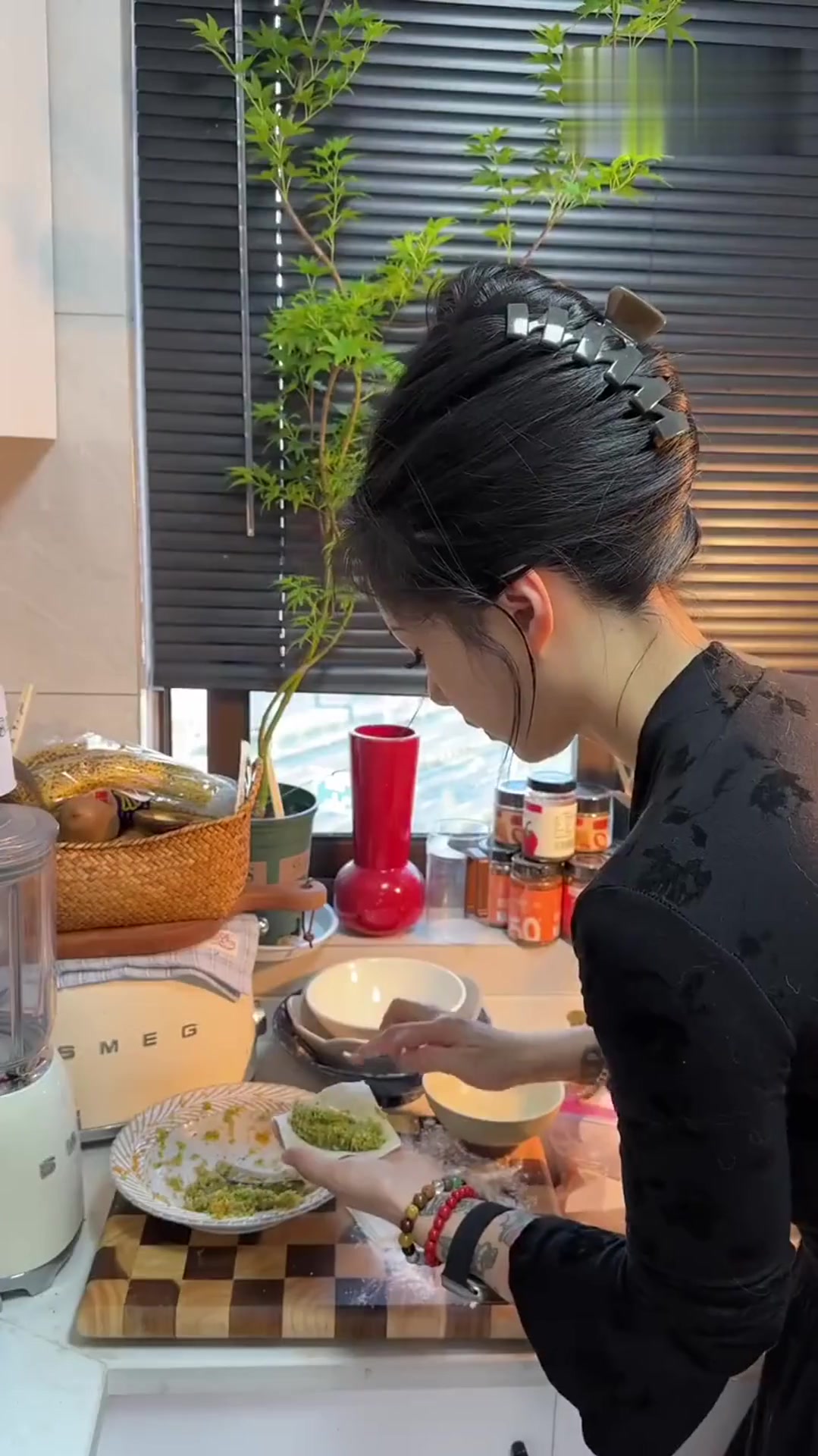 做法简单又好吃的时蔬虾滑蒸饺来啦,实在是太美味了