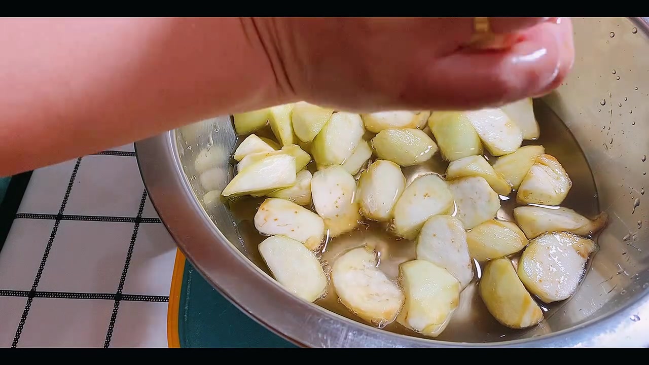 红烧茄子的家常做法,你想不到有多简单
