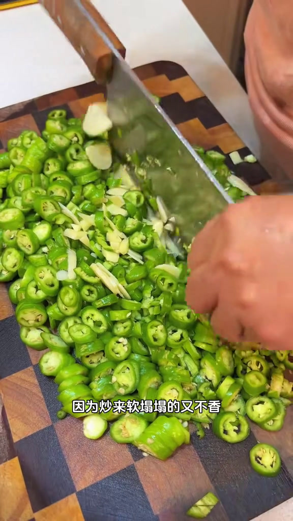 我妈开店用的青椒肉末臊子分享给大家,拌粉拌面拌饭都特别香!青椒肉末拌面 青椒肉沫 贵阳早餐