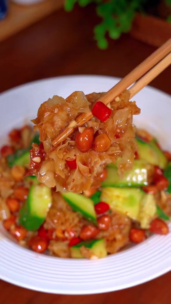 凉拌菜 银耳和黄瓜,这么简单一拌,爽脆好吃