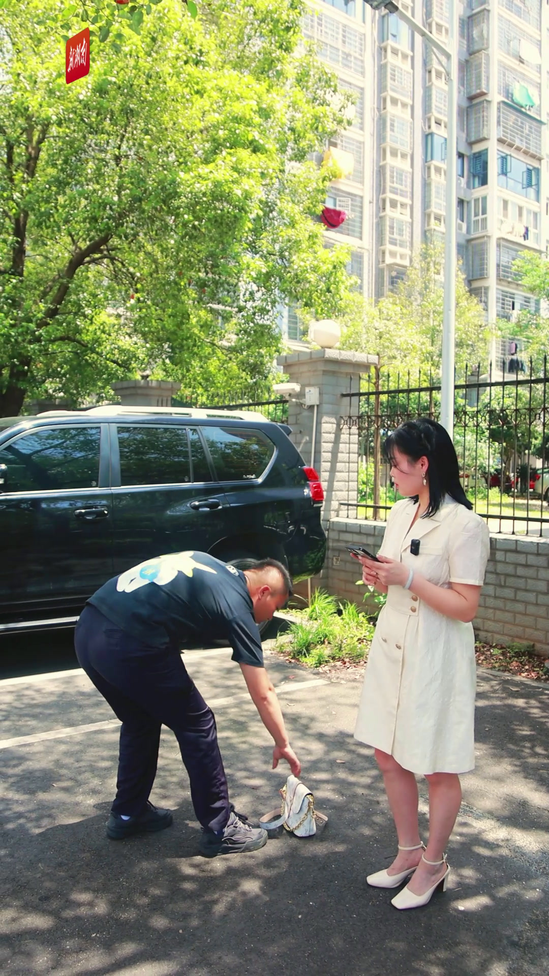 马路幺贰贰67|“人肉”占车位违法吗?官方回答来啦!