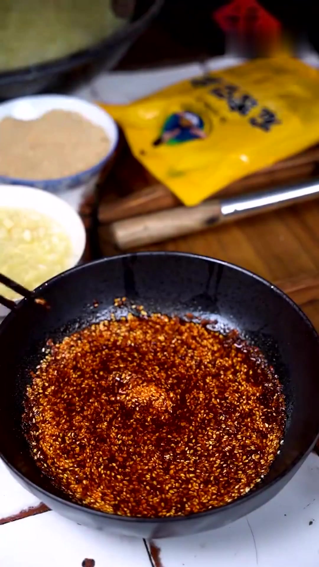 夏日炎炎,一碗酸辣凉爽的面鱼来解暑!开胃又消暑!