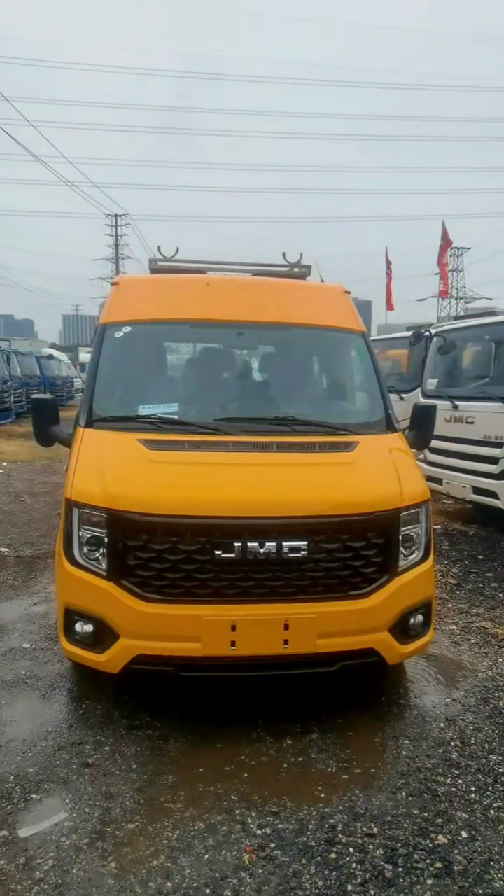江铃福顺JMC蓝牌9座电力工程车