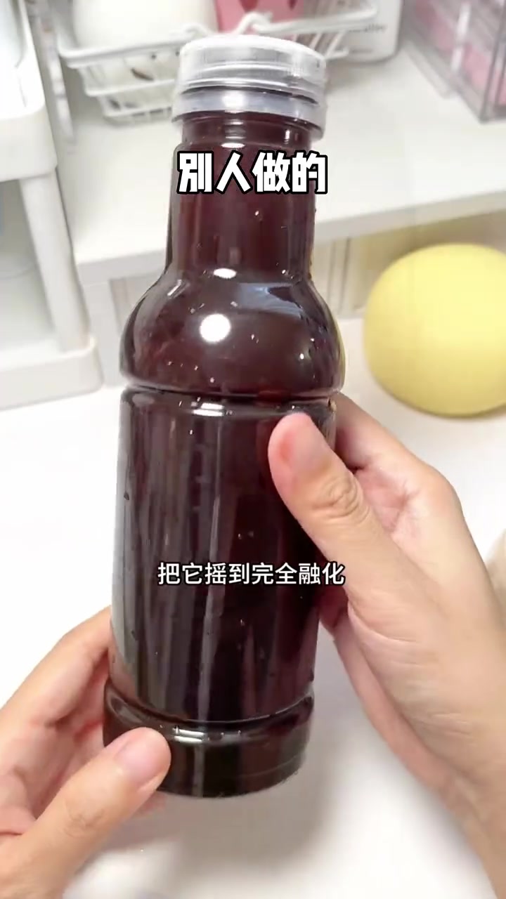 这是我做过最简单的熔岩巧克力冰淇淋,就是成本有点高