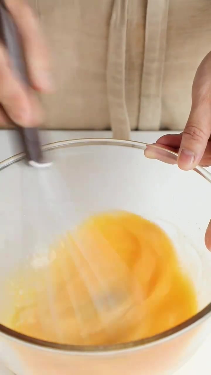 KT猫喊哆啦A梦来吃铜锣烧啦