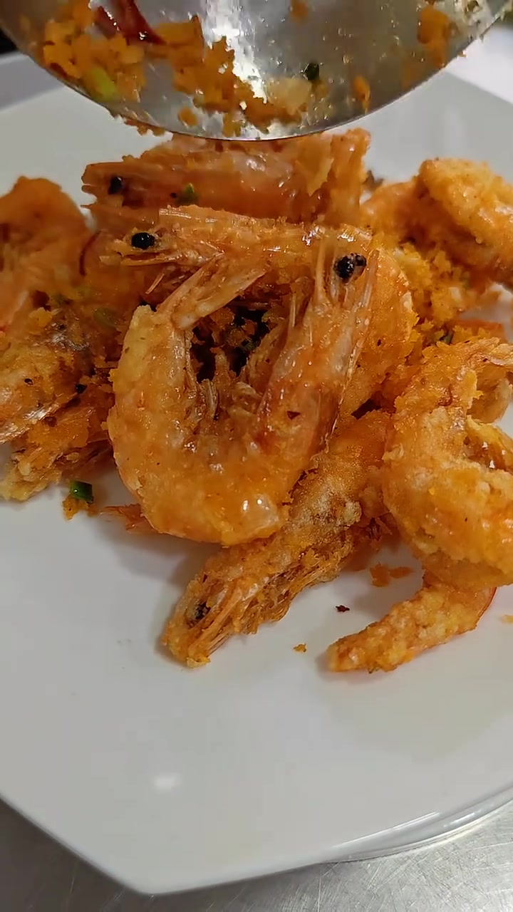 避风塘炒料 黄面包糠1500克(金黄色面包糠) 蒜蓉800克加700克香越南春卷皮1500