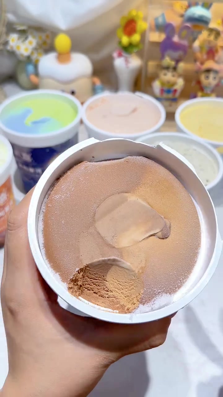 狂炫 6 斤八喜冰淇淋好快乐!