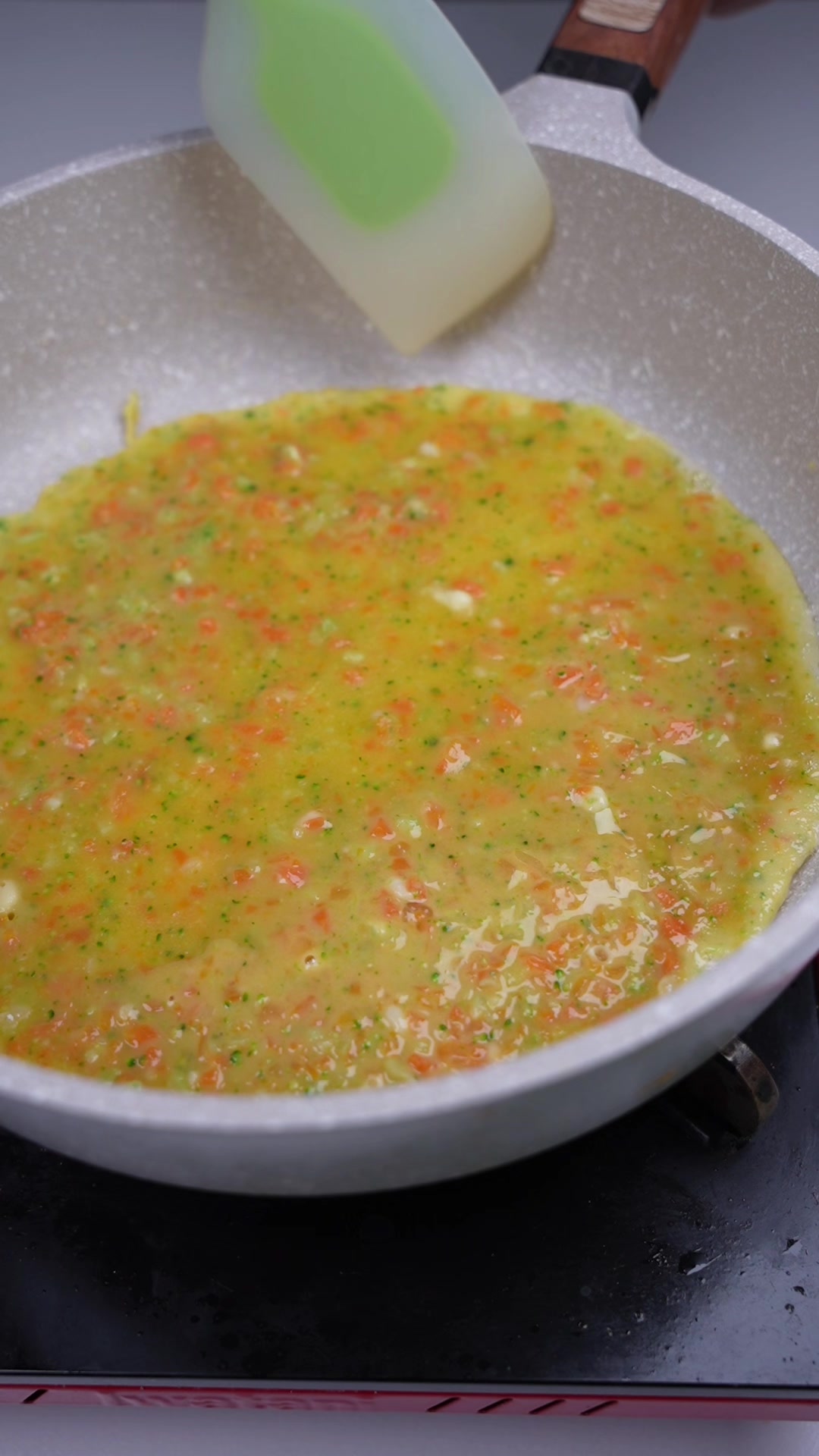 1岁+宝宝辅食早餐:蔬菜鸡蛋饼