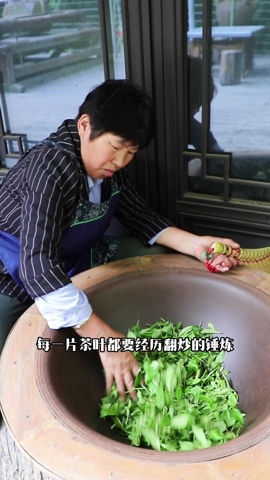 传统手工炒茶,是传统也是一份生活的技艺