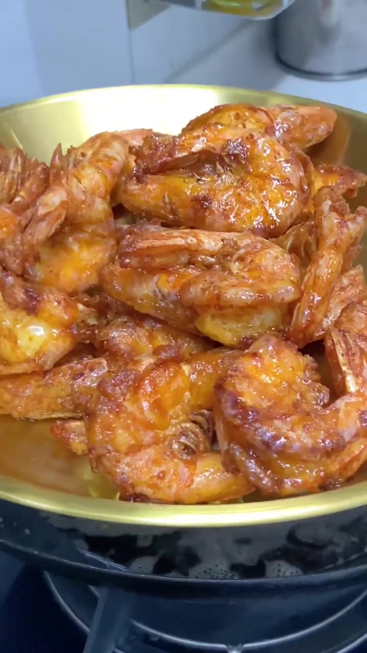 难过时,就吃一颗糖告诉自己生活是甜想吃大虾时,就来我家我给你做我最拿手的用面包糠做的椒盐大