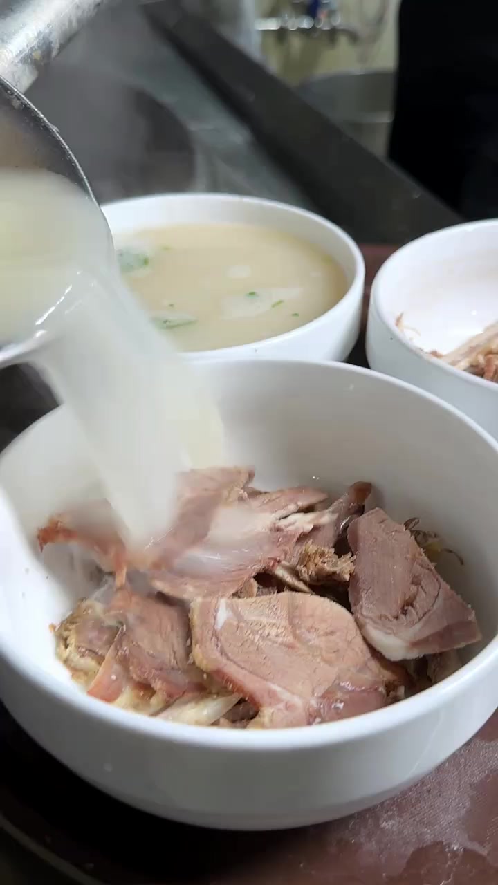 朋友们,山东单县三义春羊肉汤你们喝过吗?几代传承下来,那味道是杠杠的 我的乡村生活 家乡美