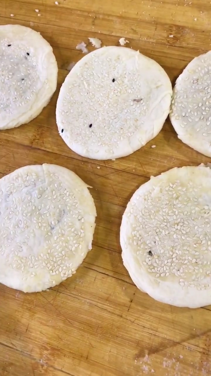 五香油酥烧饼,香酥可口,如何做的酥,请看教程