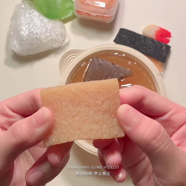 吼吼下午好,今天来捣鼓玩盒啦????????????懒得打字幕的一天,这款自己改动了一下,本来炸虾饭团是连体