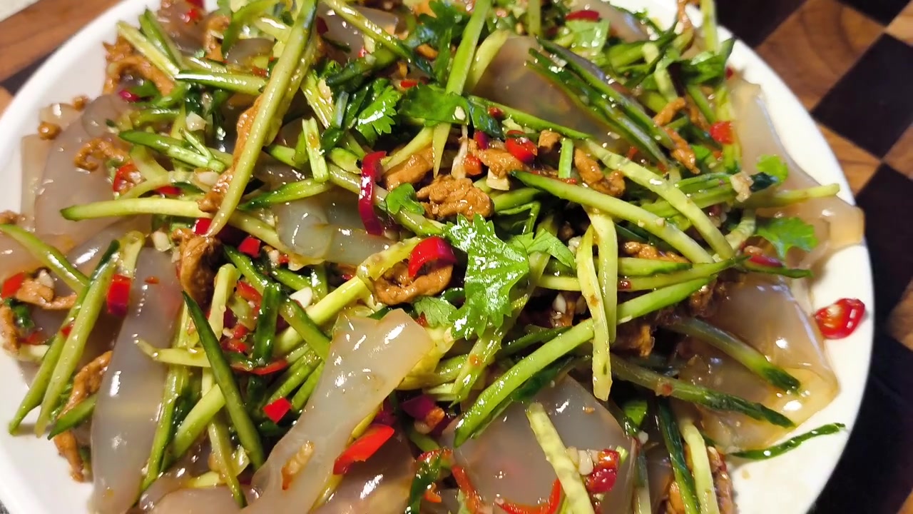 超好吃的东北大拉皮拌肉丝!!!