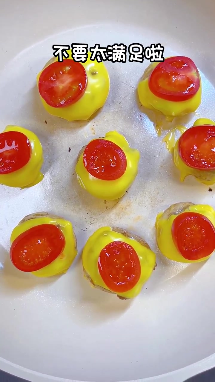 我敢说没人不爱吃,没人不喜欢的神仙美食,空气炸锅板西红柿炸蛋+颜值美味均在线口蘑牛肉小汉堡