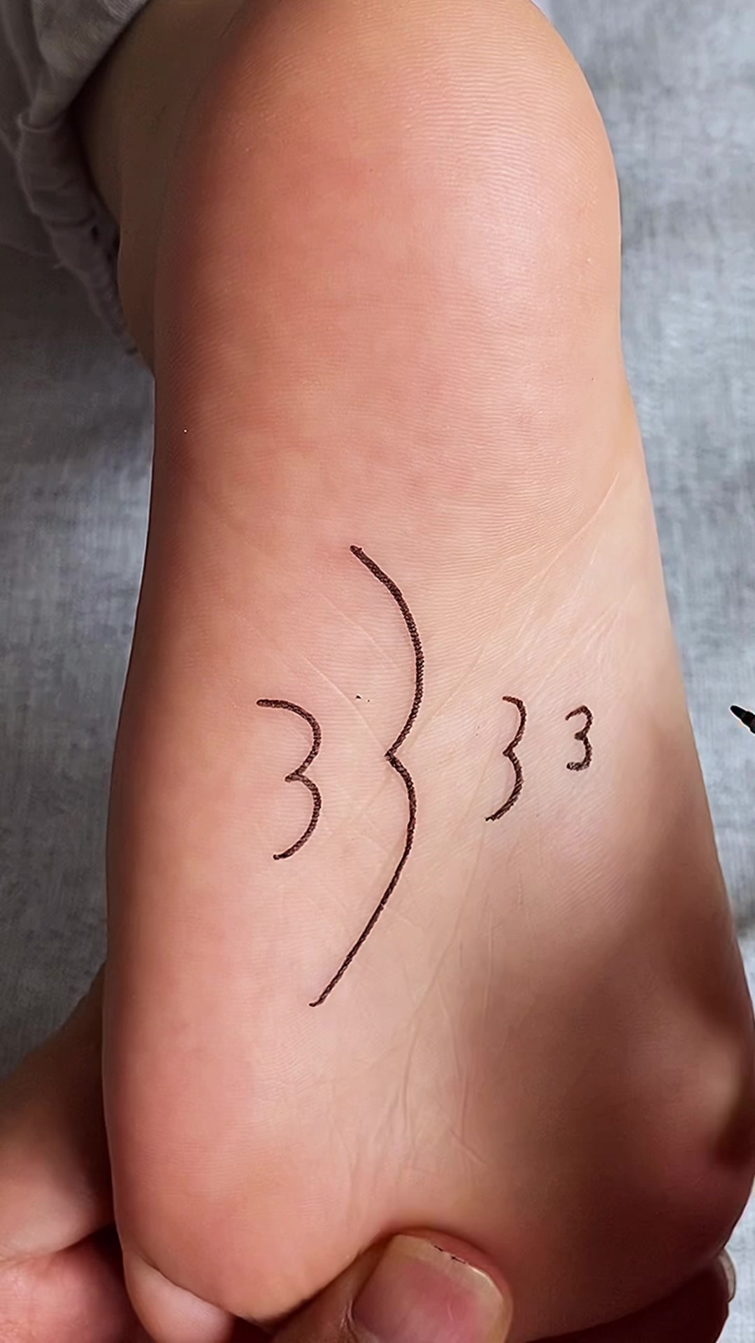 还在这样画小鱼吗?来看妈妈是怎么画的