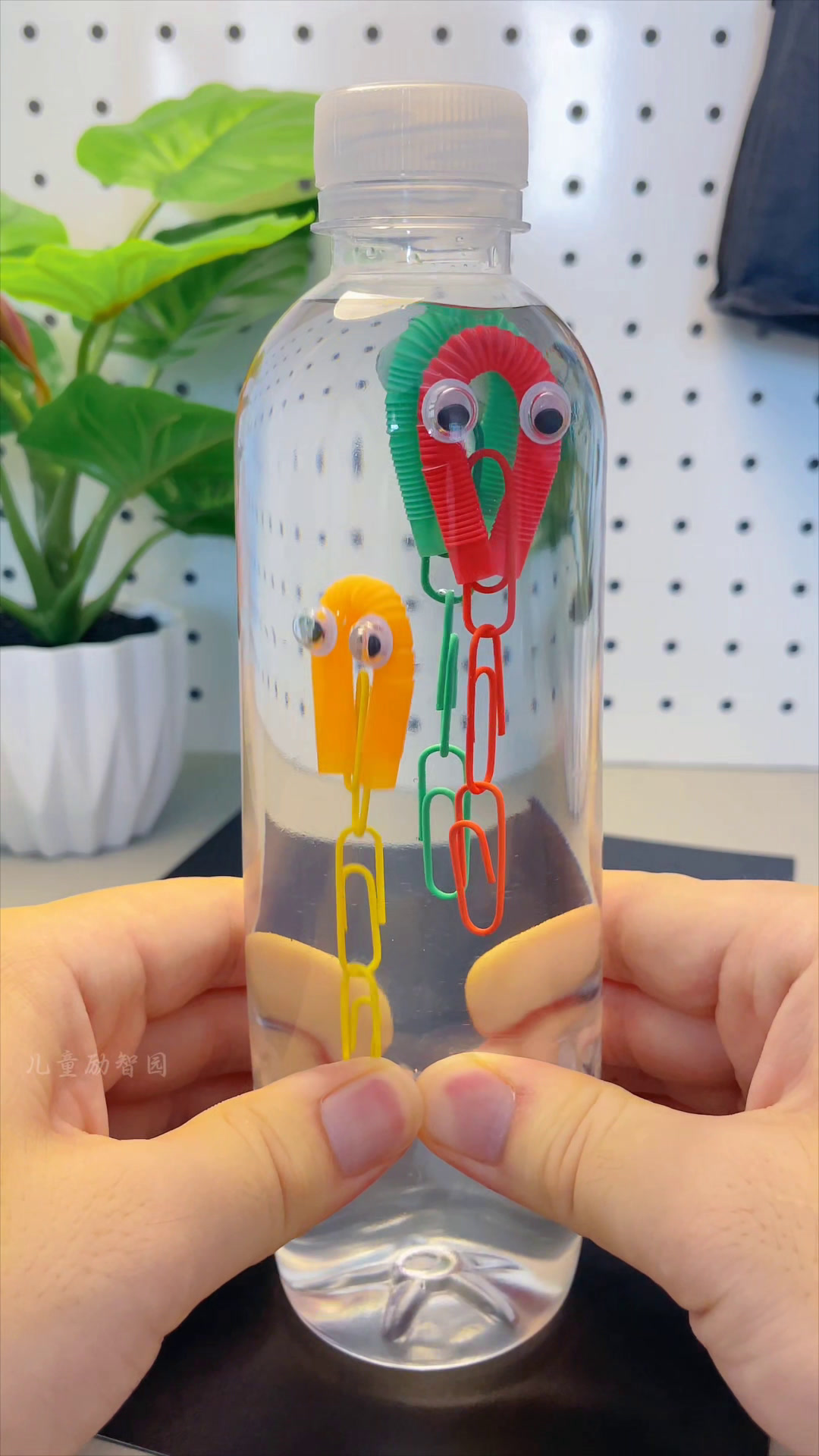 简单好玩的章鱼潜水艇