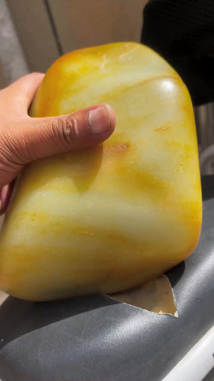 肉细就贵,这是和田玉的标准价