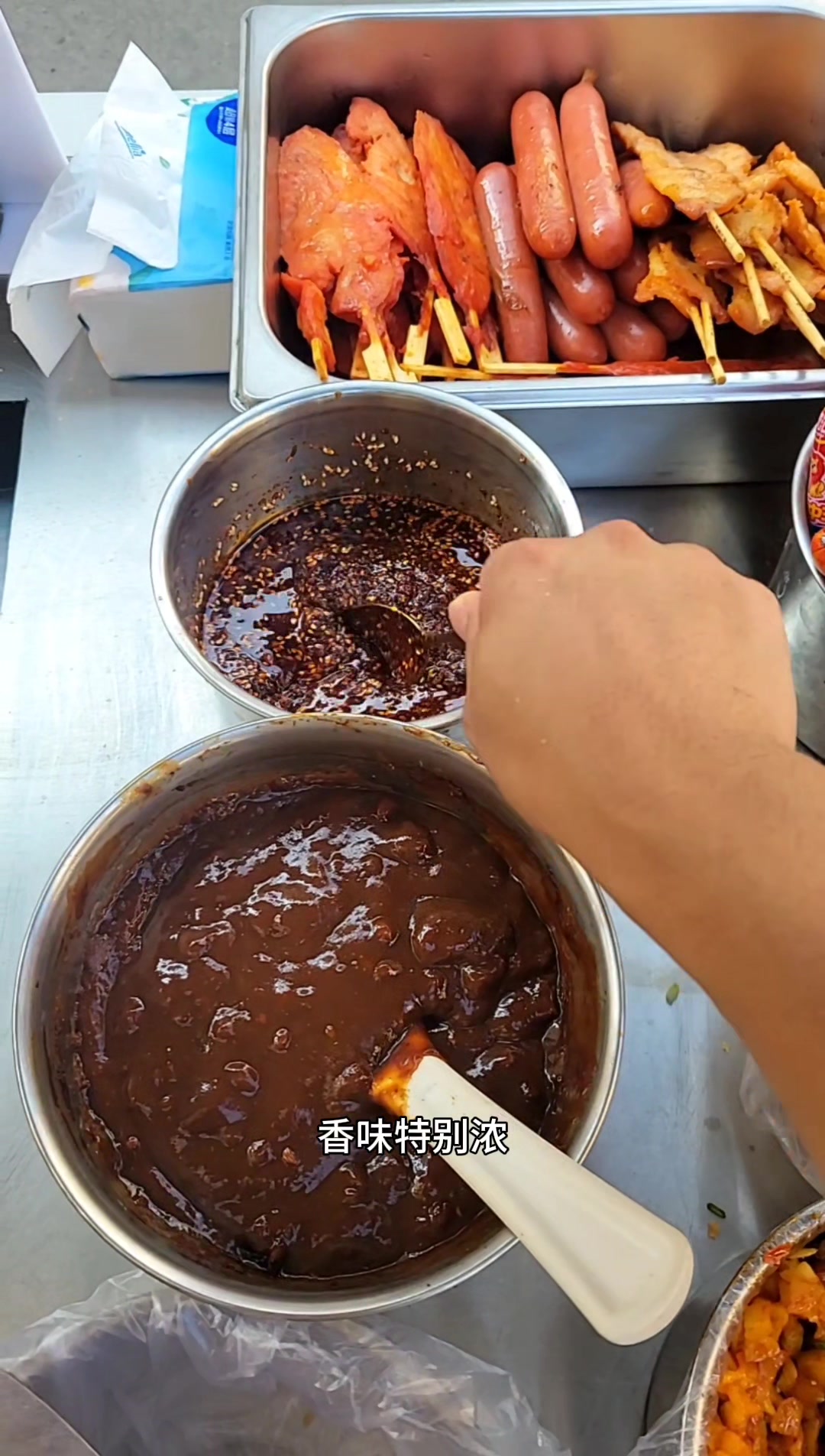 杂粮煎饼果子秘制辣椒油和秘制煎饼酱料