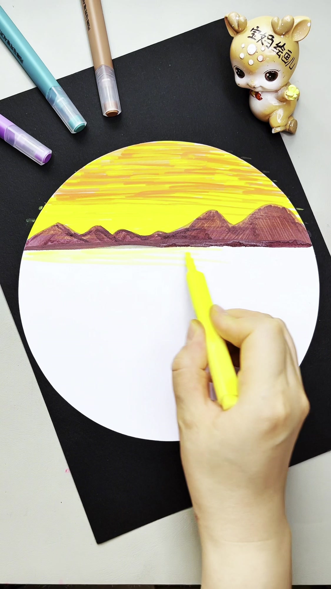 马克笔画线条风景画《日落》