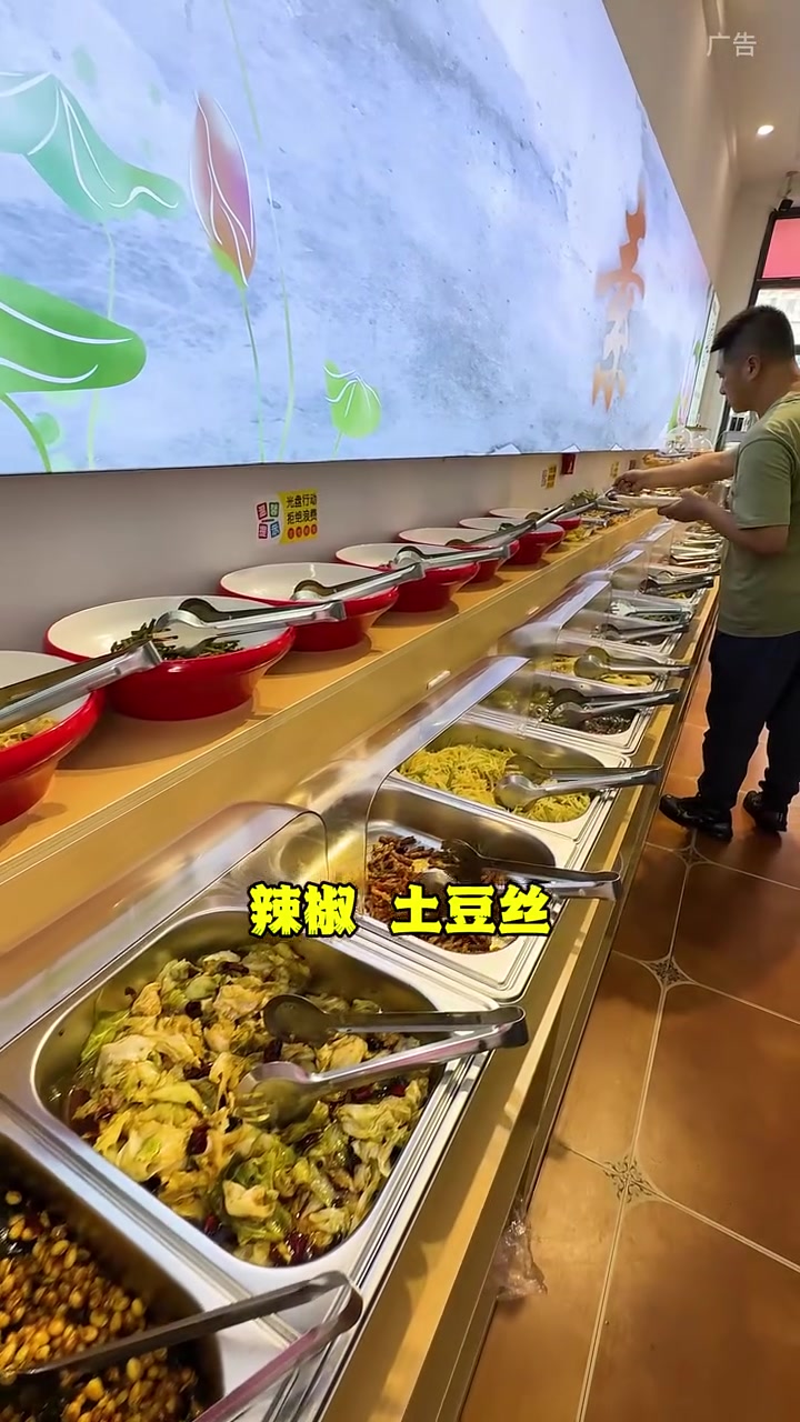铁岭素喜阁素食餐厅,团购素食自助餐很合适,中餐、炒菜、主食饺子面条、水果、饮品全都有,二楼