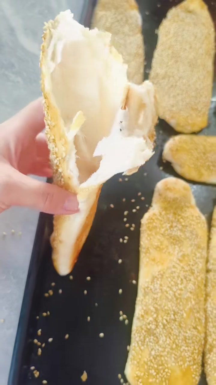 蜂蜜芝麻烧饼,酥香可口!经济实惠,市场受众面广,老少皆宜