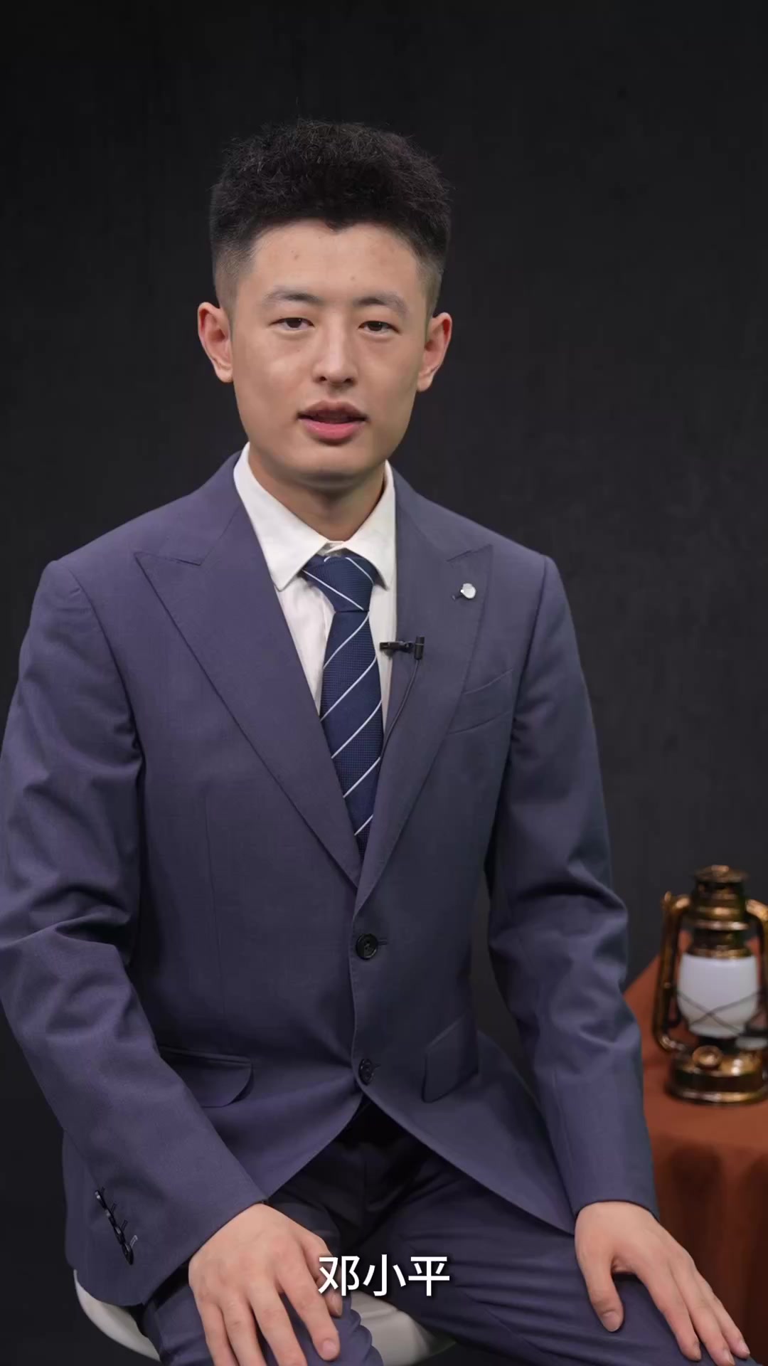明理丨三张戴鸭舌帽照片 见证邓小平的三个重要时刻