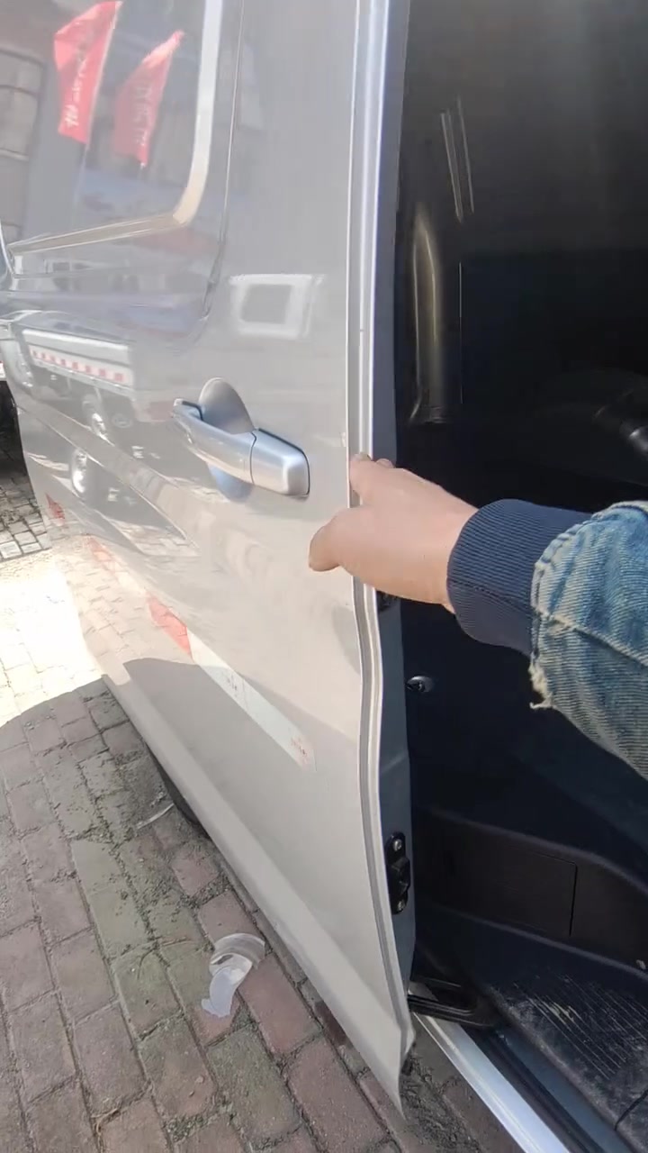 加长版睿行面包货运,方正大空间