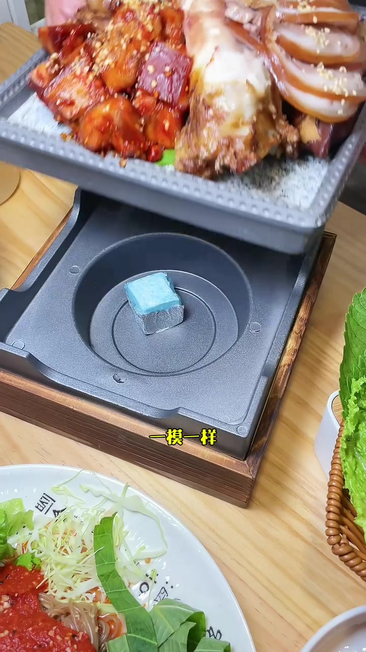 韩国回来的小夫妻开的韩餐小店,店不大,49套餐一定要提前预约