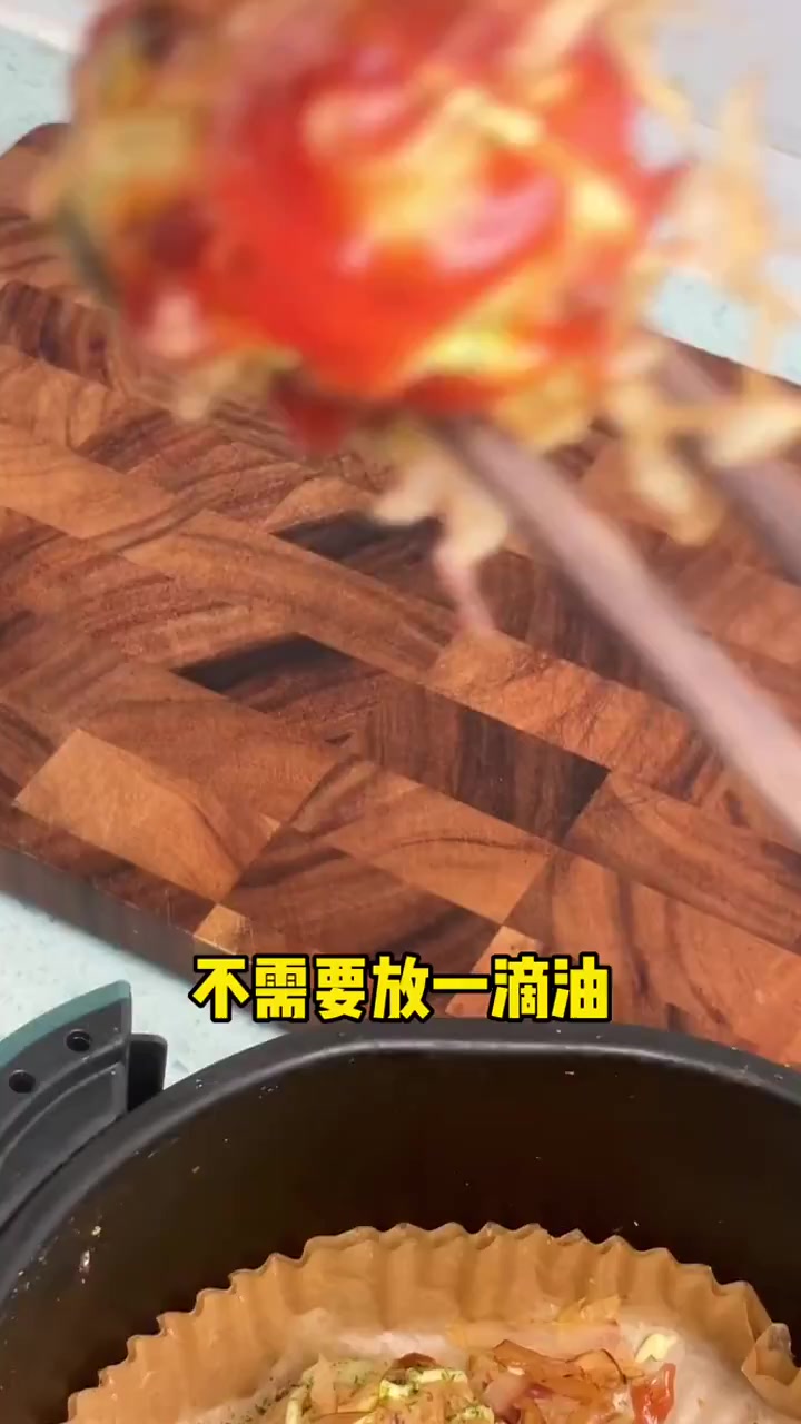 夜市卖的章鱼小丸子,居然还可以做成低卡版!快叫男友给你做起来吧～